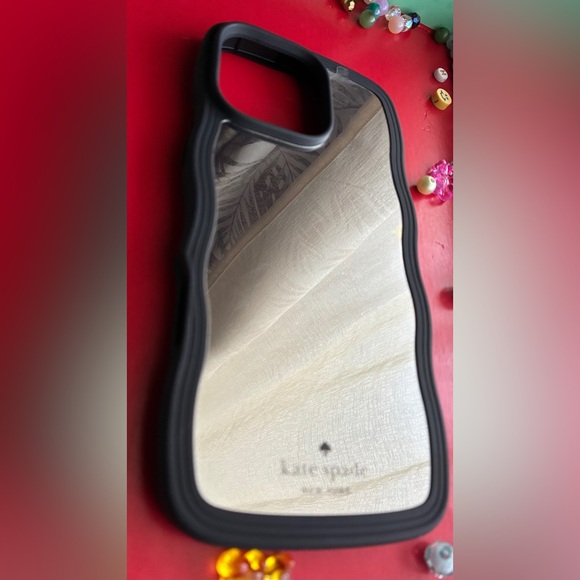 kate spade Black and White Wavy Phone Case,Case with Mirror,iPhone 16 pro max. - Picture 4 of 9